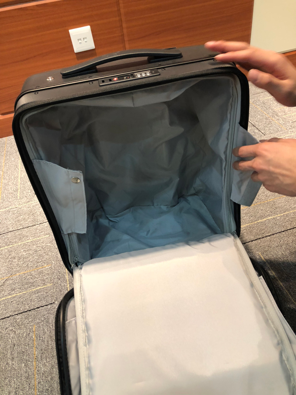 Airwheel rideable suitcase
